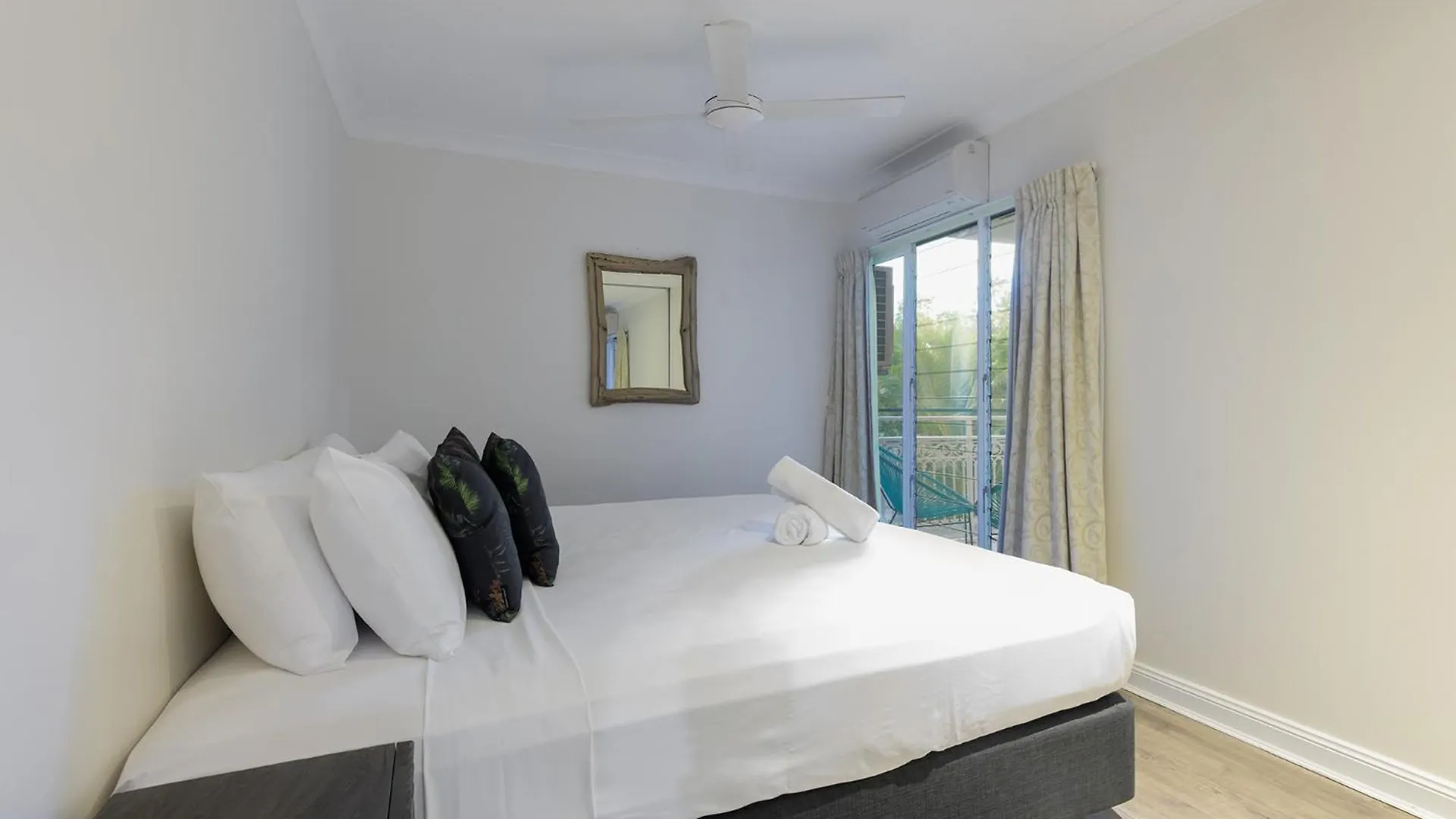Garrick House Aparthotel Port Douglas 3*,  Australia